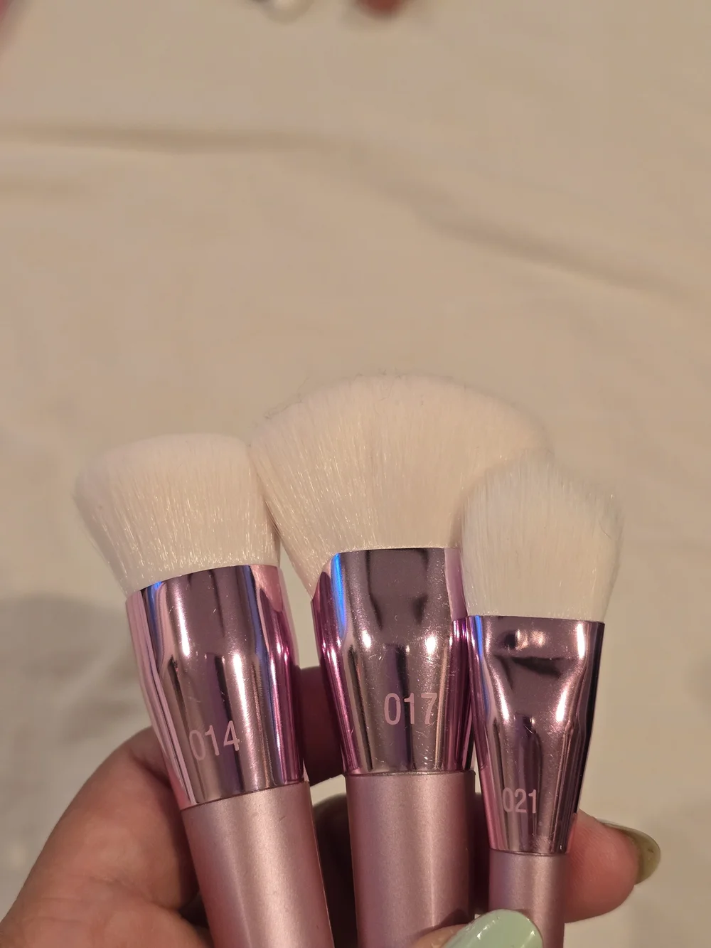 Real Techniques Pink 6-Piece Makeup Brush Set - Soft White Bristles